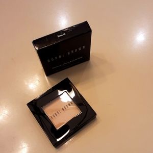 Bobbi Brown eyeshadow - bone, New in box